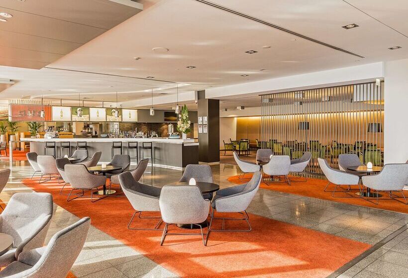 هتل Parkroyal Melbourne Airport