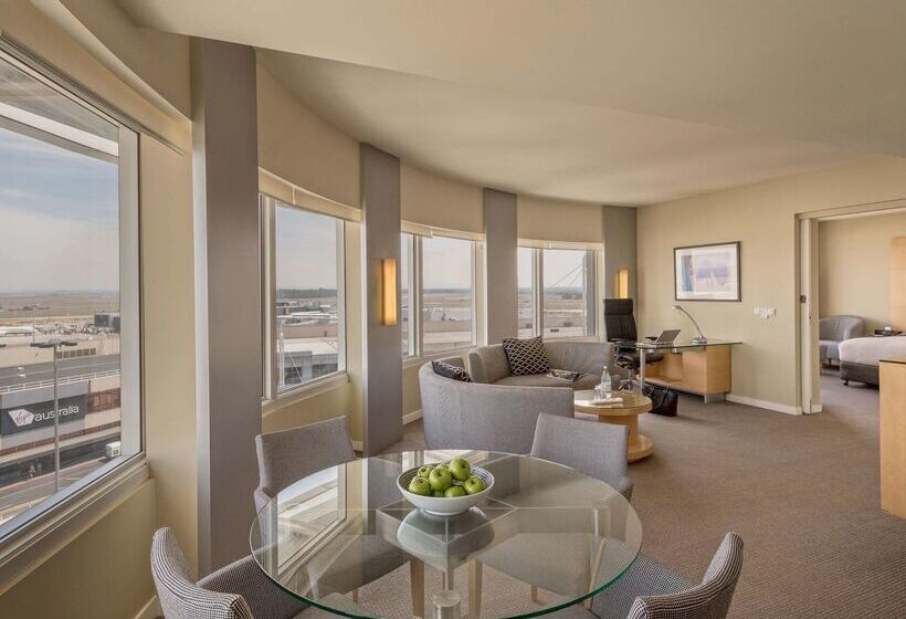 هتل Parkroyal Melbourne Airport