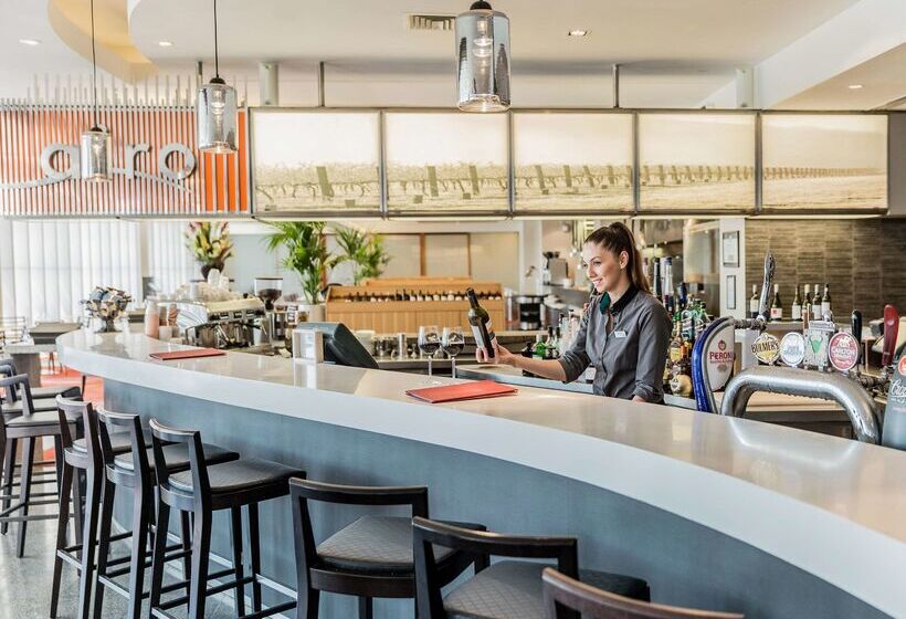 هتل Parkroyal Melbourne Airport