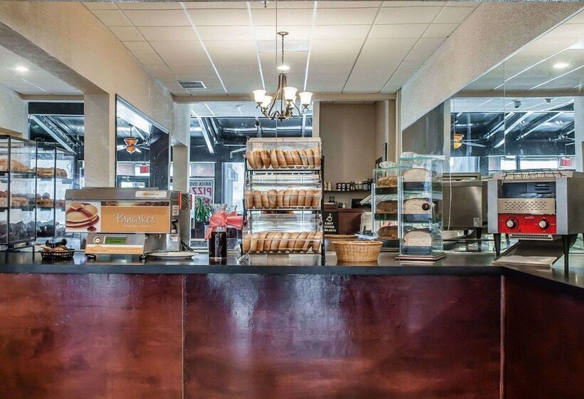 Quality Hotel & Suites At The Falls