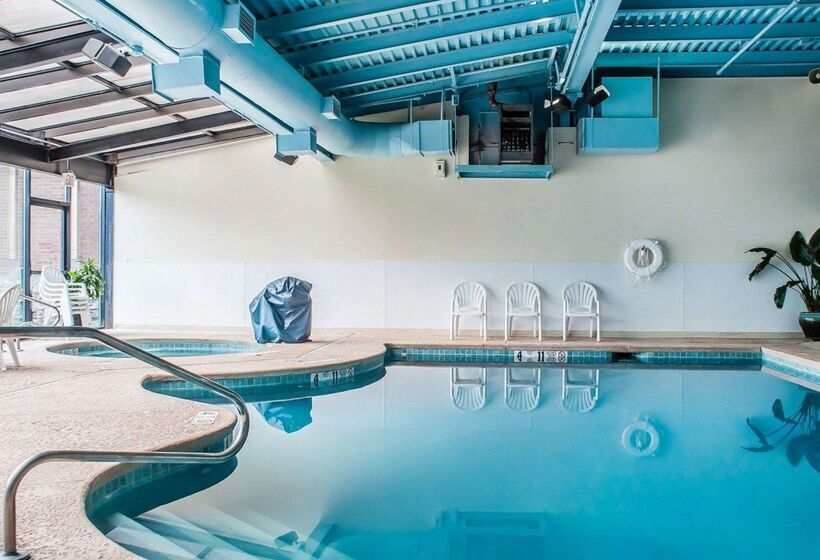 Quality Hotel & Suites At The Falls