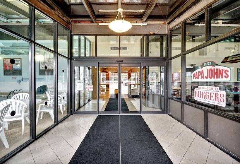 Quality Hotel & Suites At The Falls