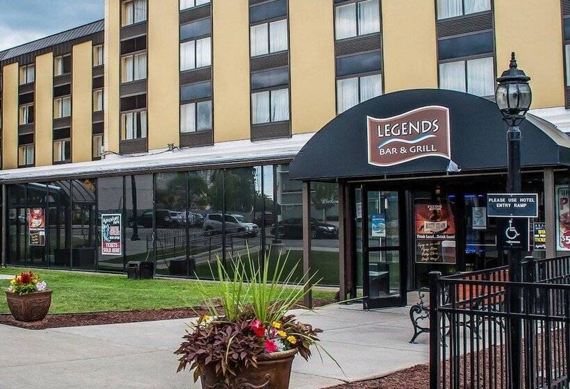 Quality Hotel & Suites At The Falls