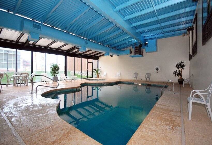 Quality Hotel & Suites At The Falls