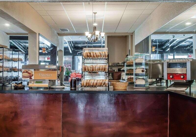 Quality Hotel & Suites At The Falls