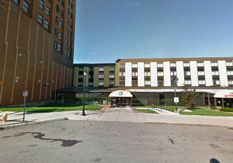 Quality Hotel & Suites At The Falls
