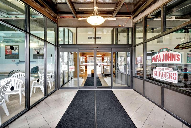 Quality Hotel & Suites At The Falls