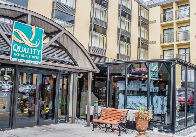 Quality Hotel & Suites At The Falls