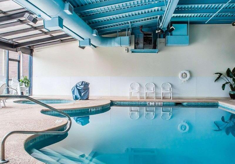 Quality Hotel & Suites At The Falls