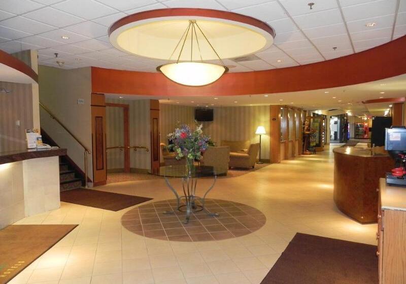 Quality Hotel & Suites At The Falls