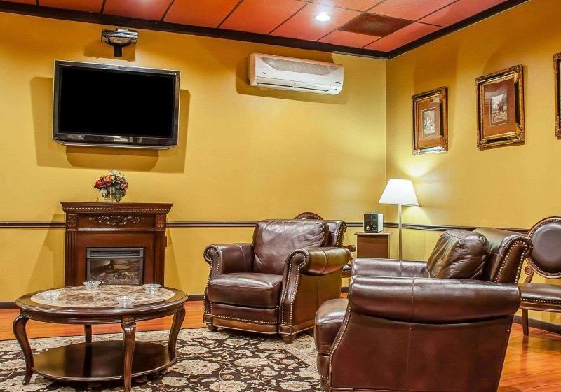 Quality Hotel & Suites At The Falls