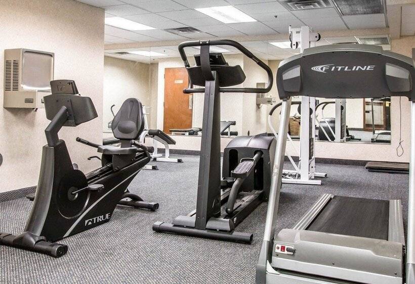 فندق Quality Inn