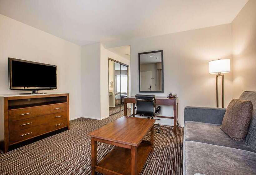 فندق Quality Inn & Suites Hermosa Beach