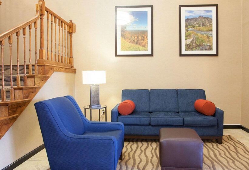 هتل Quality Inn & Suites I40 East