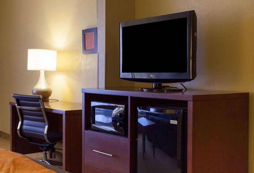 فندق Quality Inn & Suites I40 East