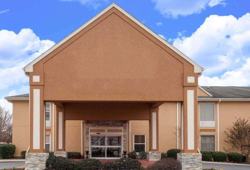 فندق Quality Inn & Suites I40 East