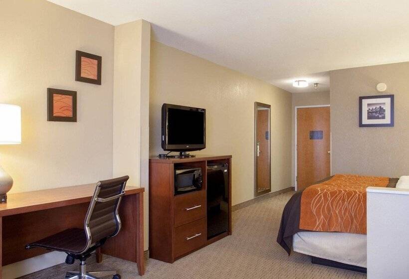 هتل Quality Inn & Suites I40 East