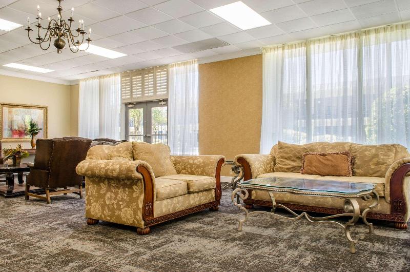 هتل Quality Inn & Suites