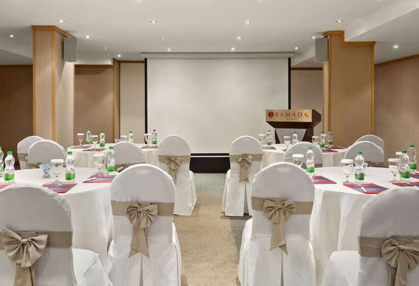 هتل Ramada By Wyndham Qurum Beach