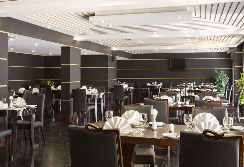 هتل Ramada By Wyndham Qurum Beach