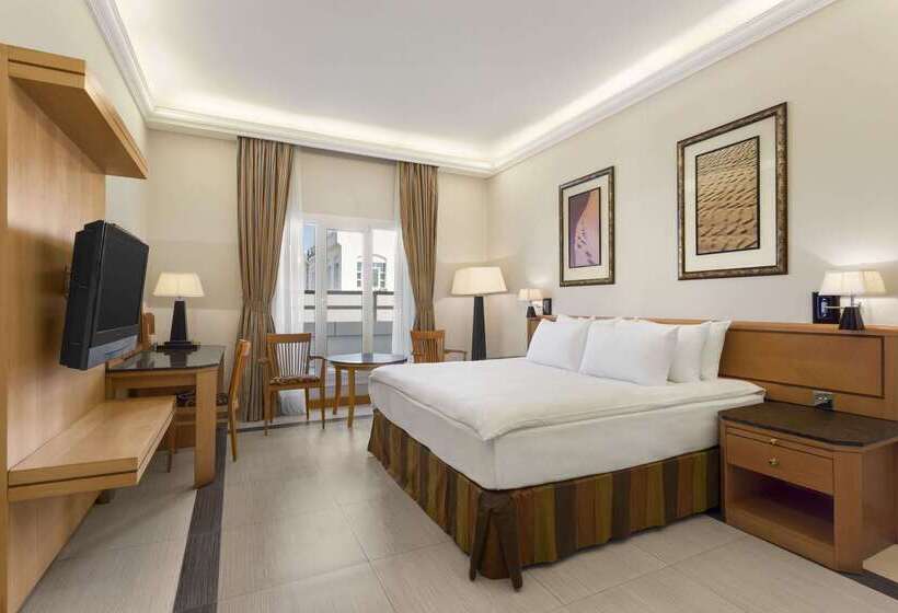 هتل Ramada By Wyndham Qurum Beach