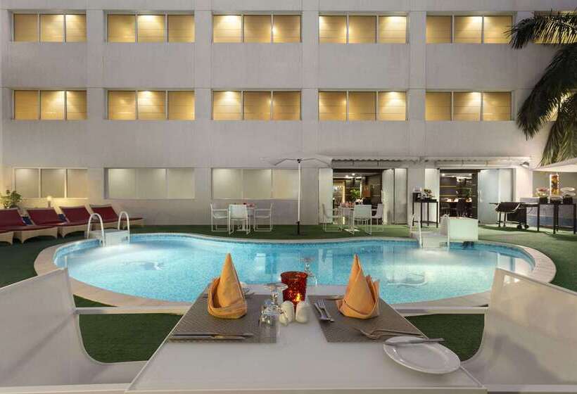 هتل Ramada By Wyndham Qurum Beach