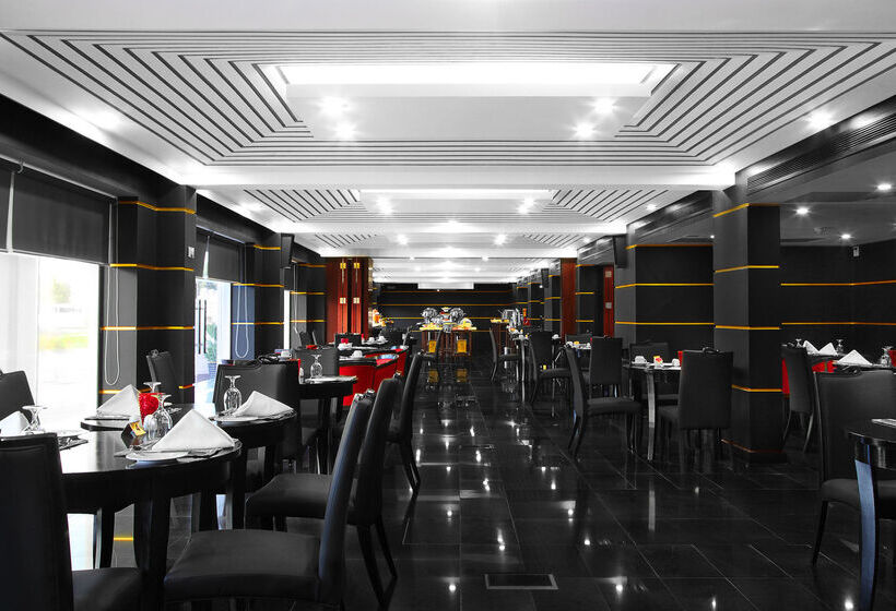 هتل Ramada By Wyndham Qurum Beach