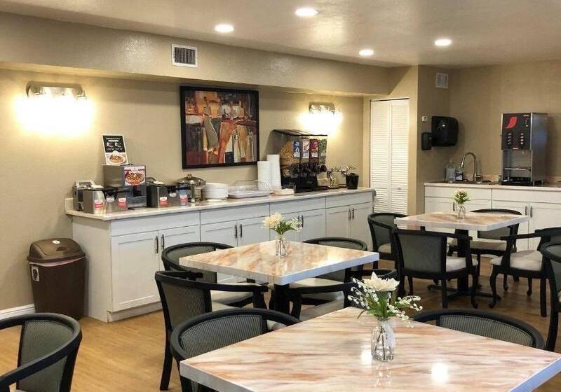 ホテル Sandals Inn