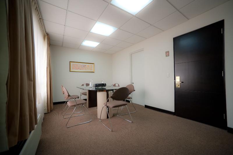 Roosevelt Hotel & Suites