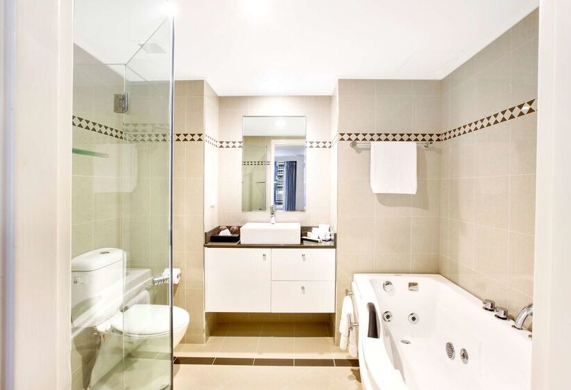 هتل Rydges World Square