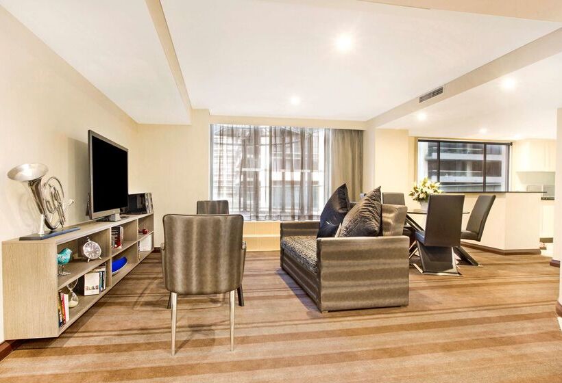 هتل Rydges World Square