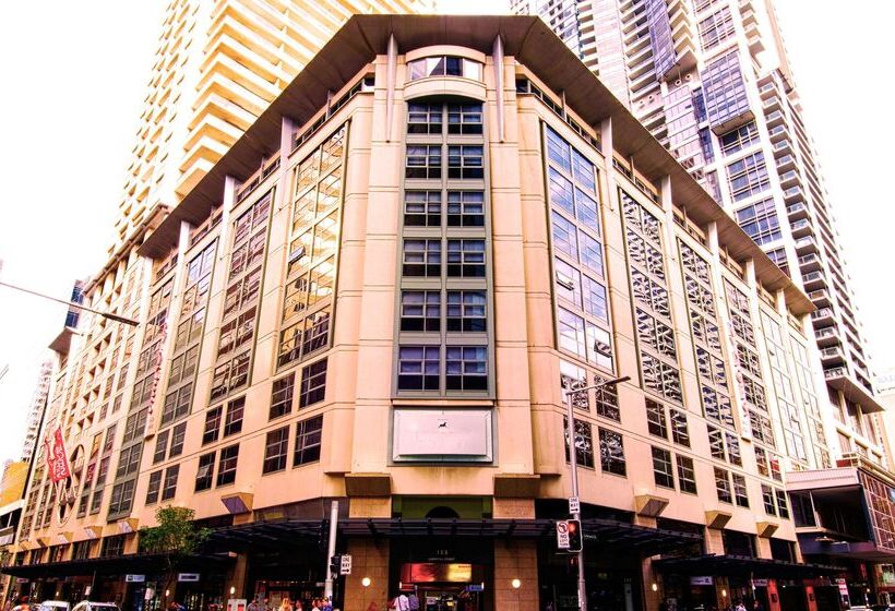 هتل Rydges World Square