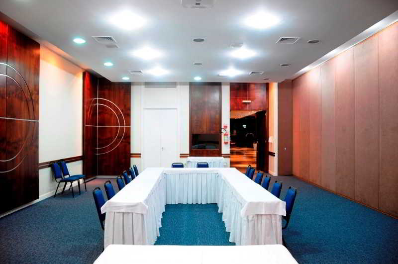 Отель Slaviero Suites Curitiba Soho