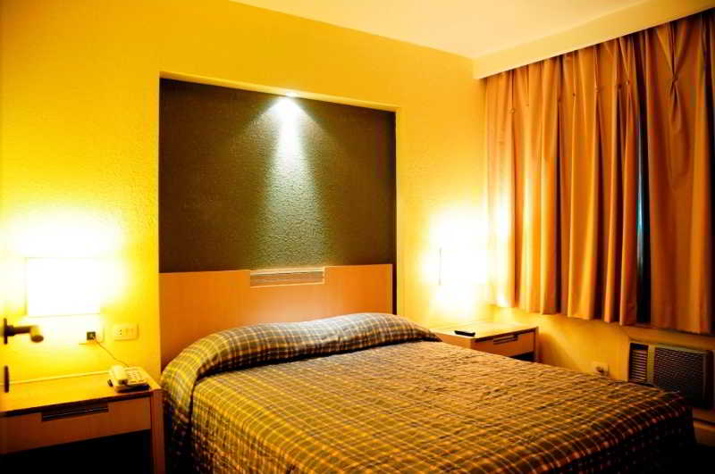 Отель Slaviero Suites Curitiba Soho