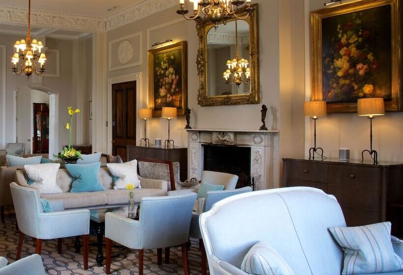 בית מלון כפרי Storrs Hall