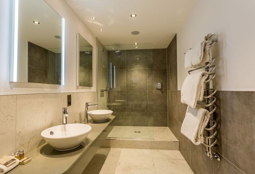 בית מלון כפרי Storrs Hall