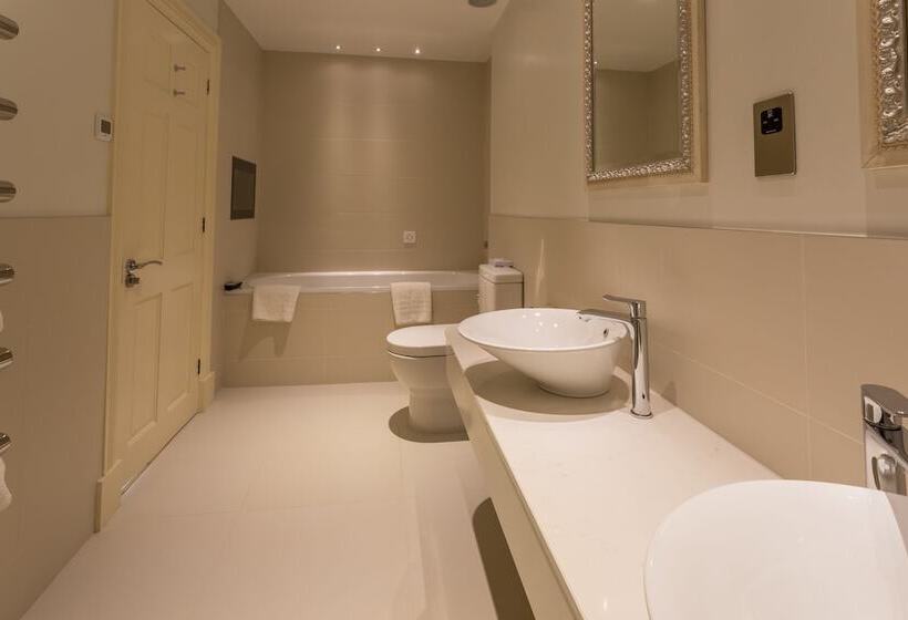 בית מלון כפרי Storrs Hall