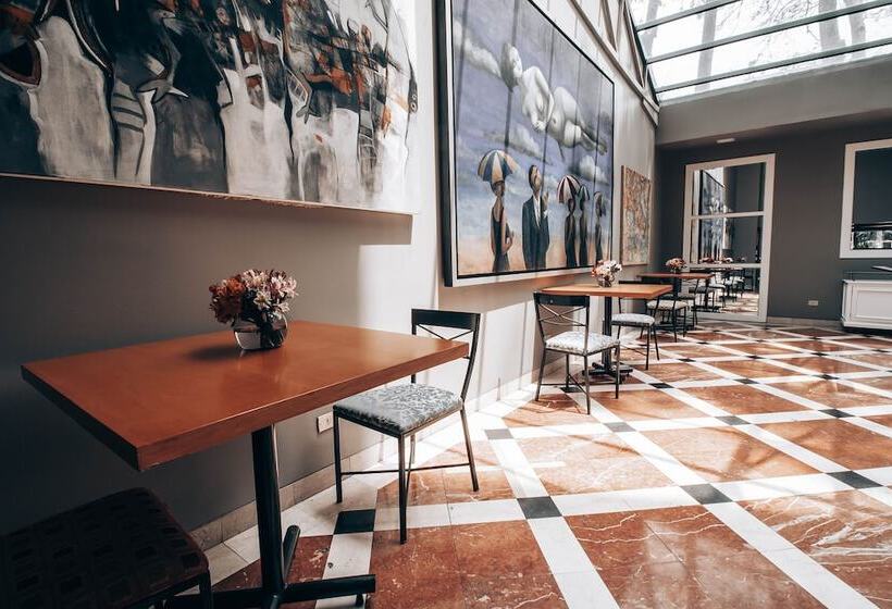 هتل Suites Del Bosque