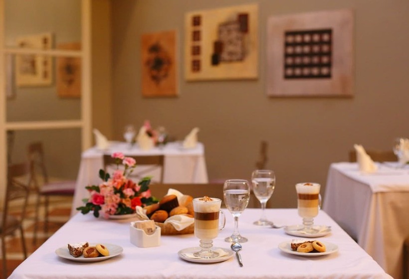 هتل Suites Del Bosque