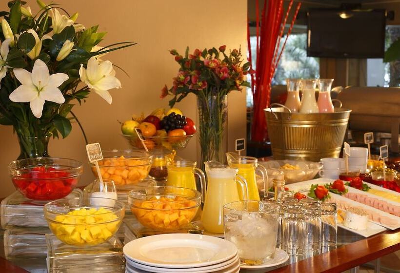 هتل Suites Del Bosque