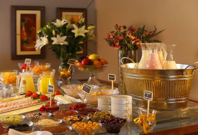 هتل Suites Del Bosque