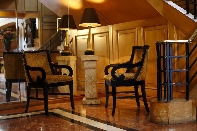 هتل Suites Del Bosque