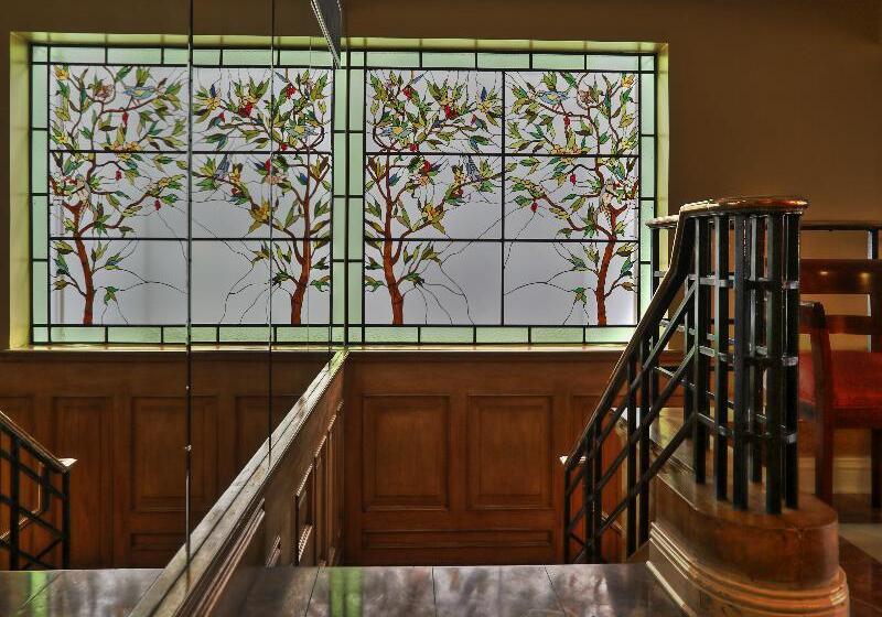 هتل Suites Del Bosque