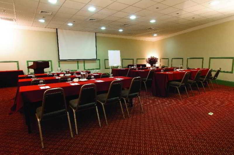 هتل Suites Del Bosque