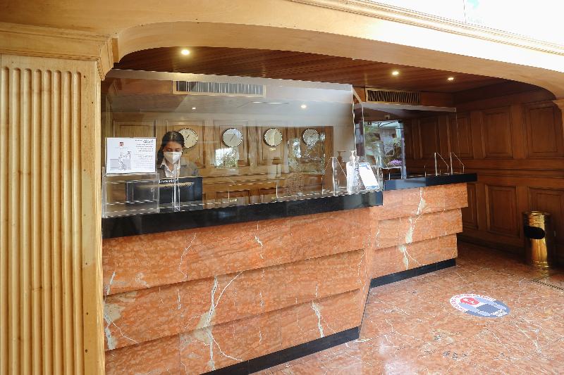 هتل Suites Del Bosque