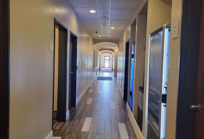 Surestay Plus Hotel By Best Western Topeka