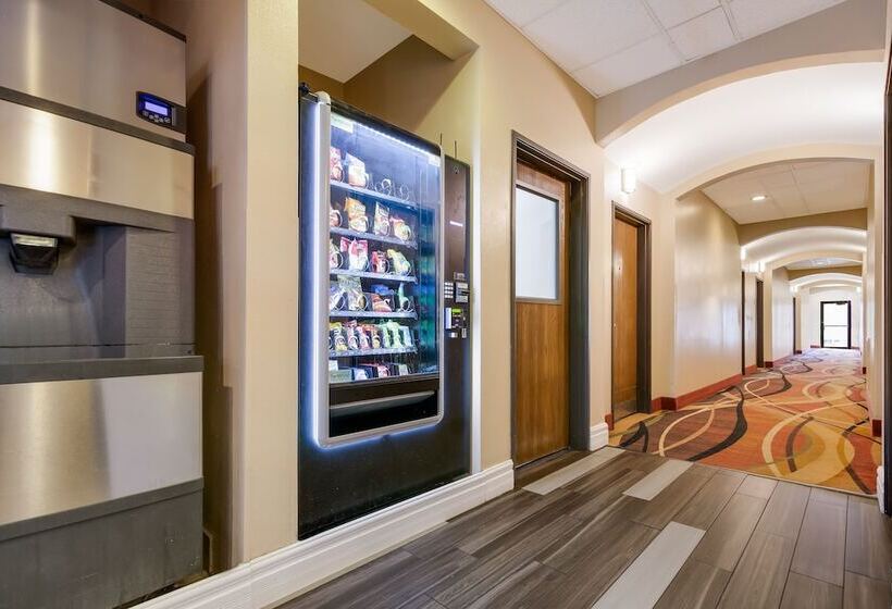 Surestay Plus Hotel By Best Western Topeka