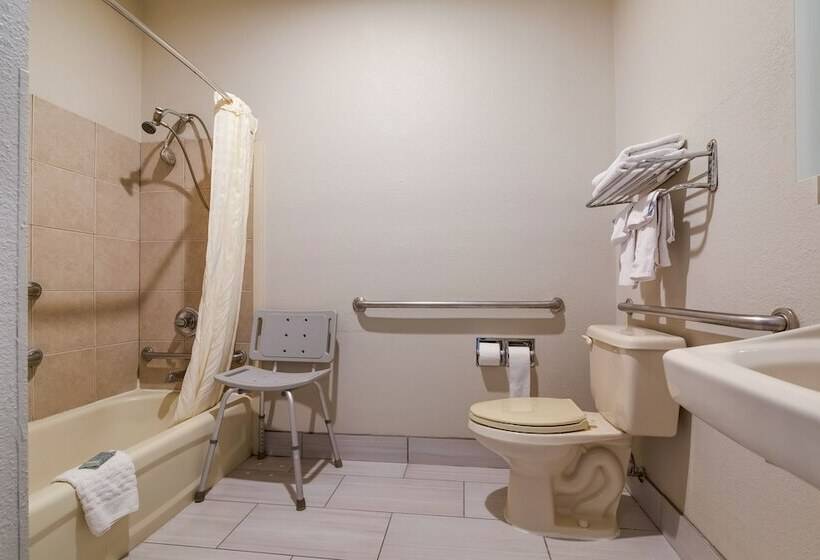 Surestay Plus Hotel By Best Western Topeka