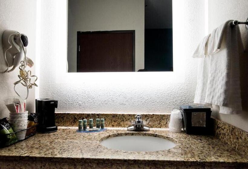 Surestay Plus Hotel By Best Western Topeka