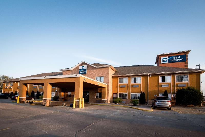 Surestay Plus Hotel By Best Western Topeka